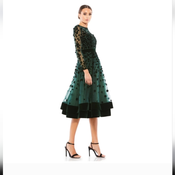 Beautiful and alegant mother of bride - Picture 9 of 12